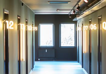 Moderne øvelokaler i nyrenoveret musikfælleskab.