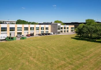 Åbent og lyst kontor i gåafstand fra Malmparken St.