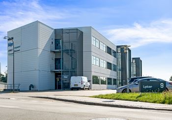 Åbent og indbydende kontor tæt op ad ny letbane