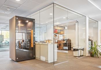 Lys erhvervsejendom med god beliggenhed i Ballerup